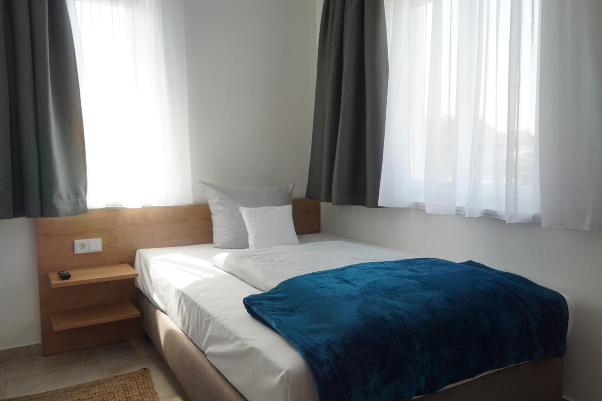 Eco Motel Wallersdorf Екстериор снимка