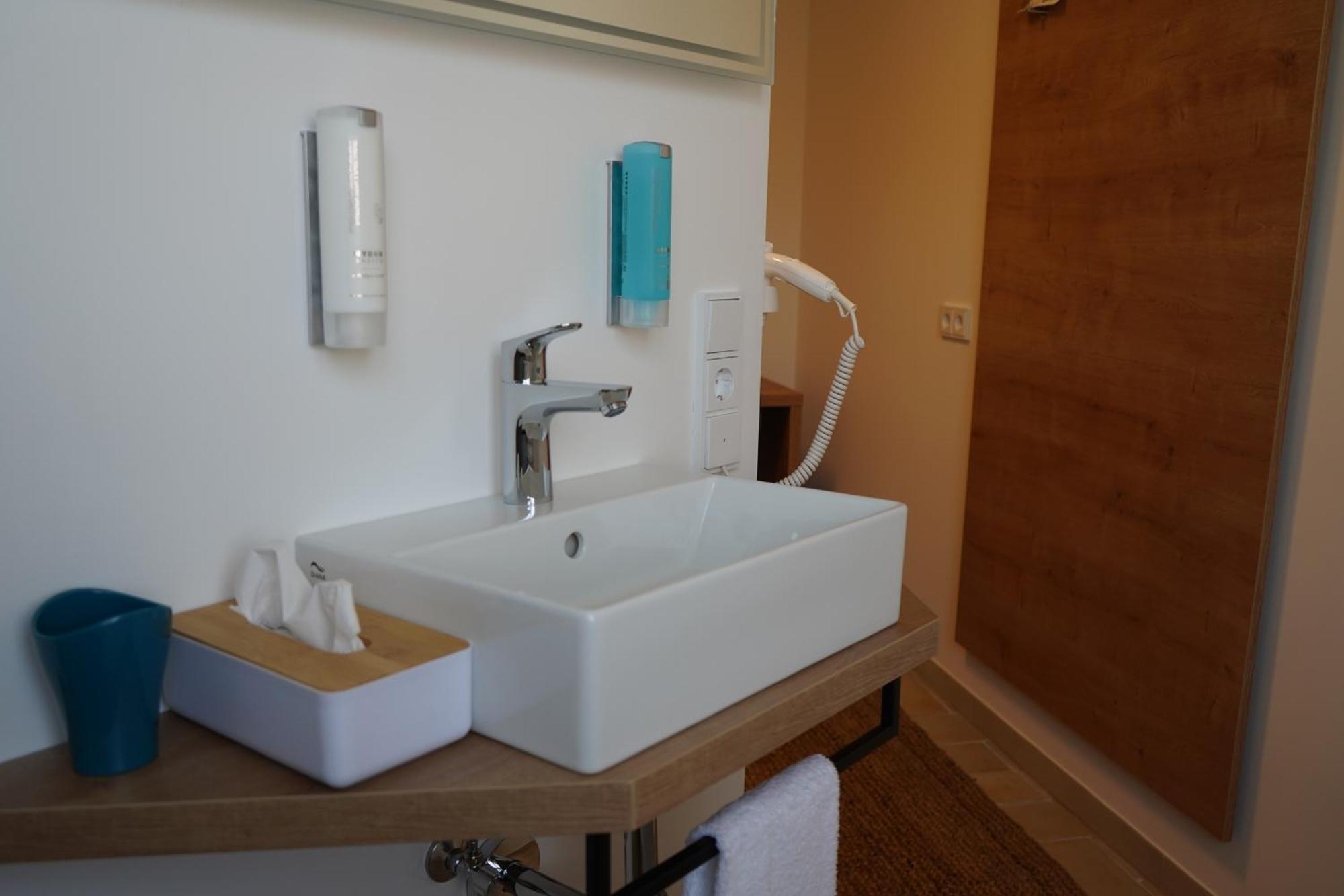 Eco Motel Wallersdorf Екстериор снимка