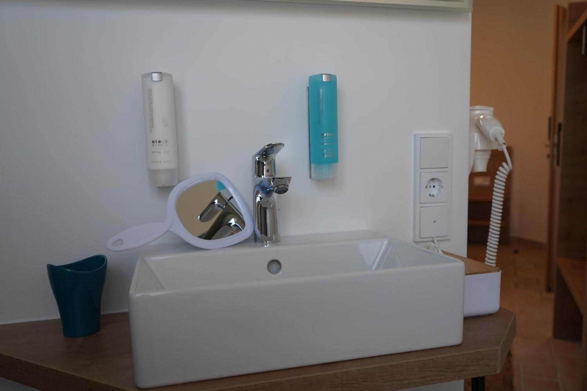 Eco Motel Wallersdorf Екстериор снимка