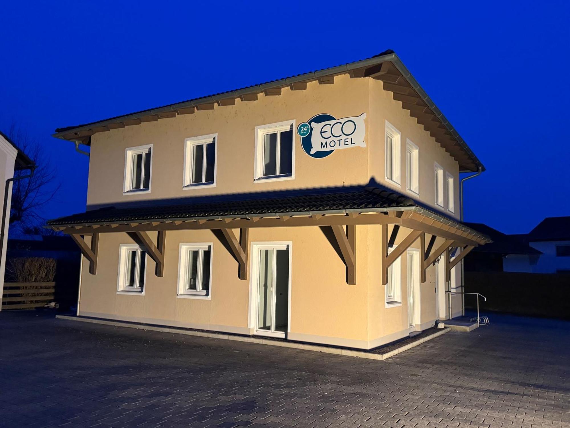 Eco Motel Wallersdorf Екстериор снимка